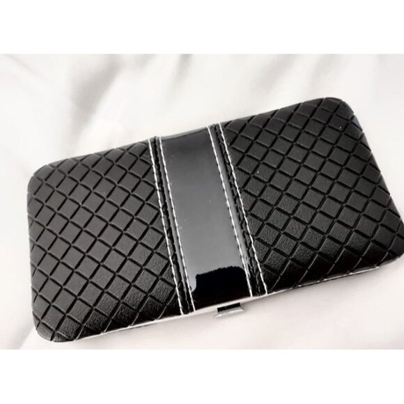 New 18pcs Manicure Set Pedicure Nail Clippers Set Travel Hygiene Kit Stainle - Picture 2 of 2